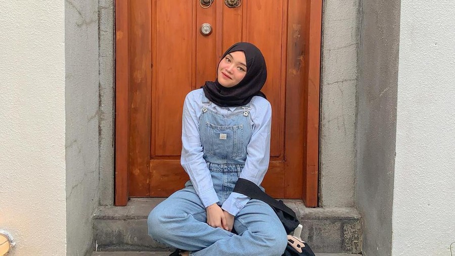 Putri Delina Putri Delina