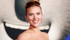 ScarJo Masih Punya Proyek Bareng Marvel, Tertunda karena Penulis Mogok