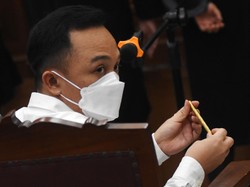 Pengacara Ungkap Alasan Bripka Ricky Rizal Amankan Senjata Yosua