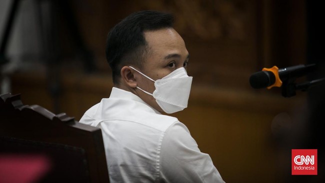 Bripka RR menolak perintah Ferdy Sambo untuk menembak Brigadir J. Ia bingung dengan pelecehan yang diduga dialami Putri Candrawathi.