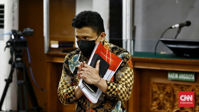 Putri Candrawathi menyampaikan eksepsi atau nota keberatan yang dibacakan kuasa hukumnya dalam sidang yang berlangsung di PN Jaksel, Senin (17/10) malam.