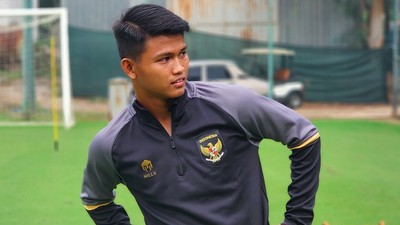 Shin Tae Yong merespons gaya perayaan gol yang dilakukan Hokky Caraka usai mencetak gol ke gawang Taiwan pada Kualifikasi Piala Asia U-23 2024.