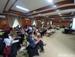Dirjen Bimas Buddha Bekali Pemandu Wisata Pengetahuan tentang Borobudur