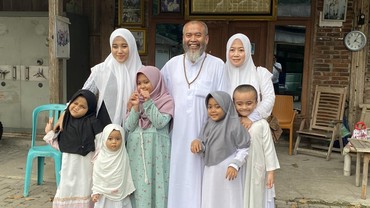 Cerita Syekh Puji Kini Hidup Tenang Bersama 2 Istri yang Akur