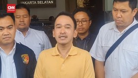 VIDEO: Ruben Onsu Diperiksa Polisi Terkait Pencurian di Toko Miliknya