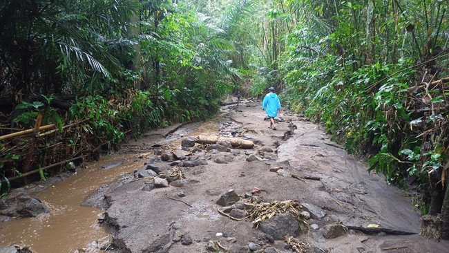 Enam korban jiwa banjir dan longsor Bali di antaranya tercatat tiga di Karangasem, satu di Tabanan, dan satu di Jembrana.