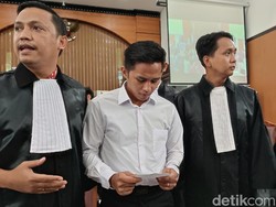 Menitikkan Air Mata, Bharada E Sampaikan Pernyataan Lengkap soal Yosua