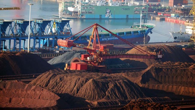China mengeluarkan peringatan terkait spekulasi berlebihan harga bijih besi. Pebisnis diminta selektif menyebar data dan tidak melebih-lebihkan informasi.