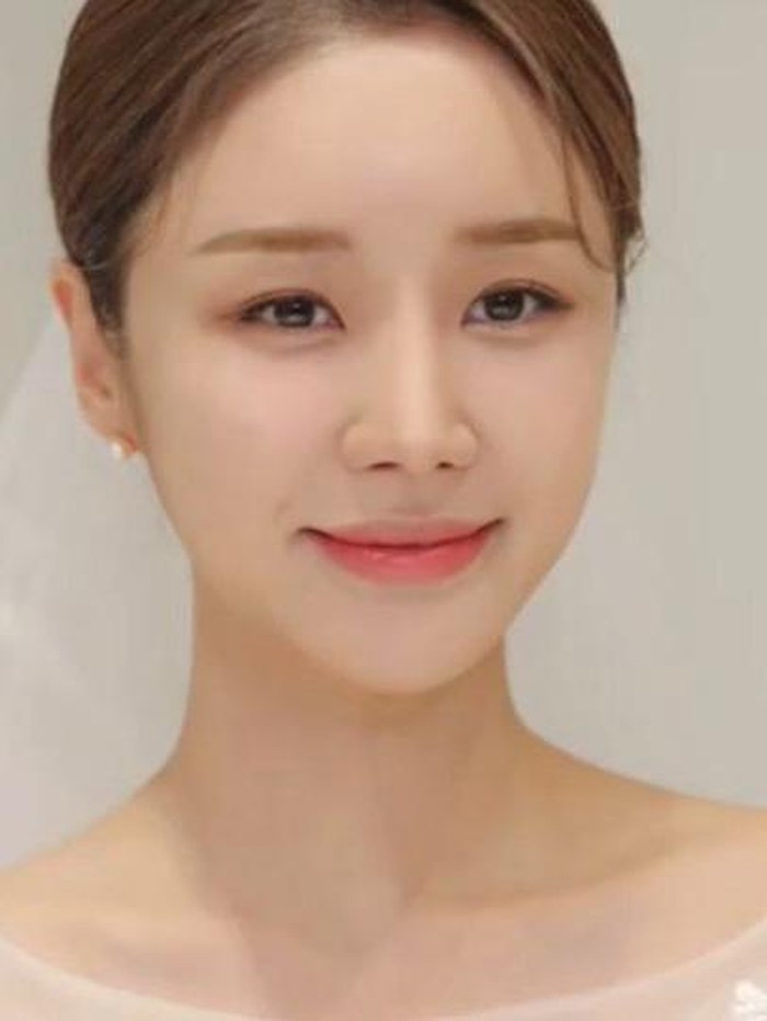 Bintang drama 'makjang', Yoon Jin Yi telah menikah dengan kekasih non-selebritinya yang bekerja di bidang finansial, pada tanggal 22 Oktober 2022./ foto: instagram.com/yoonjini_fanpage