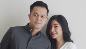 Isak Tangis Rio Alief NOAH Iringi Pemakaman Istri, Clerence Cynthia