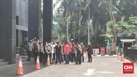 FIFA Datang, Kantor PSSI Dijaga Ketat TNI Berseragam Batik