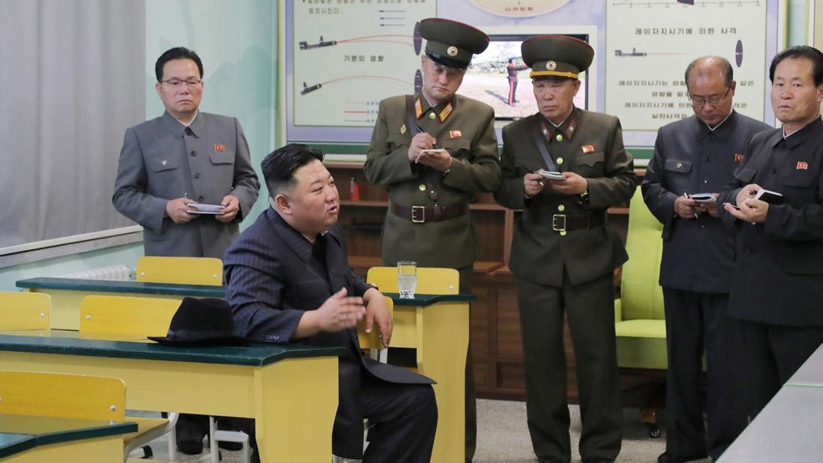 FOTO: Kim Jong Un Tengok Asrama Yatim Calon Prajurit Korut