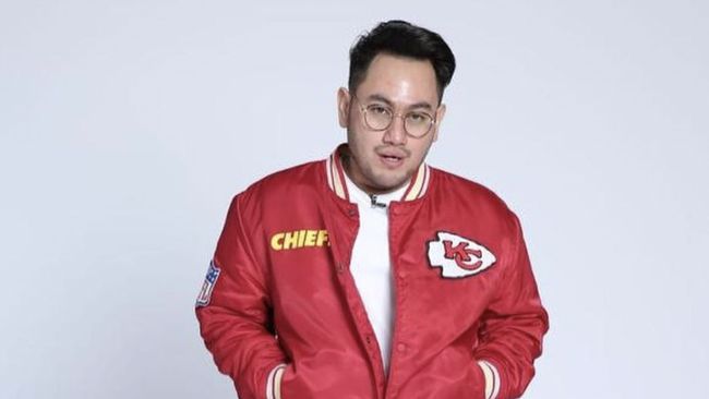 Nassar mengungkapkan alasannya kerap melakukan aksi naik rigging atau tiang panggung di beberapa pertunjukan.