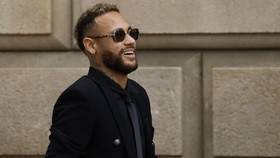 Tangan Besi Enrique di PSG: Ingin Buang 5 Bintang, Termasuk Neymar