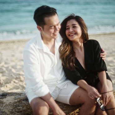 Tangis Rio Alief Pecah Usai Jenazah Clerence Chyntia Dimakamkan