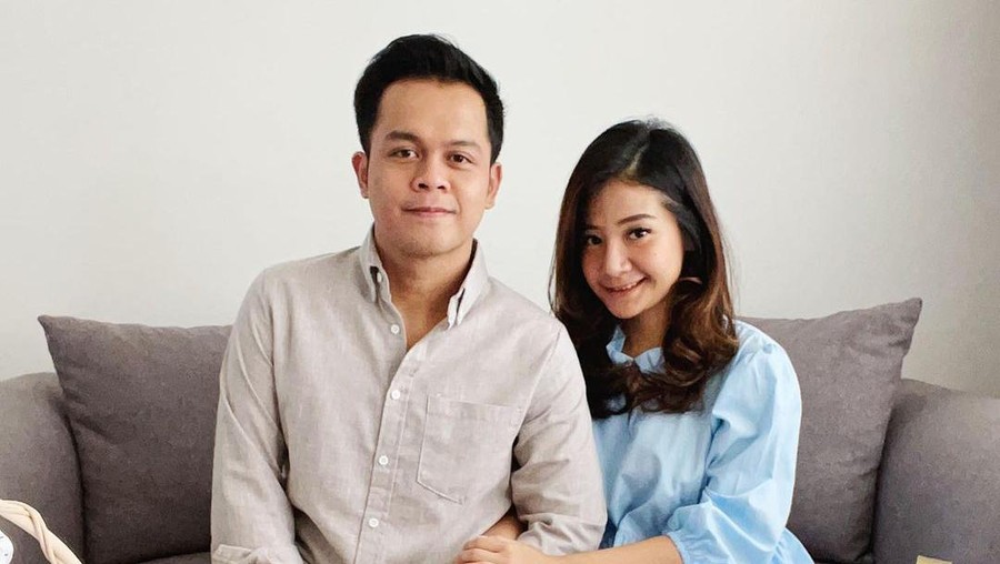 Momen kenangan Rio Alief dan istri Clerence Cynthia Audrey.