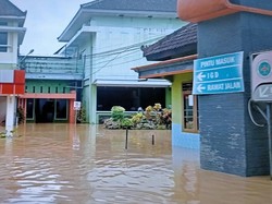 Saat Banjir Lumpuhkan Layanan Medis-Aktivitas Ekonomi di Trenggalek