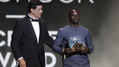 img-title Rajin Sedekah, Mane Raih Socrates Award di Ballon d'Or 2022
