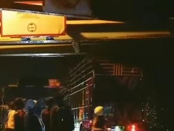 Lagi, Truk Tersangkut di Portal Pipa Gas Krukut Depok