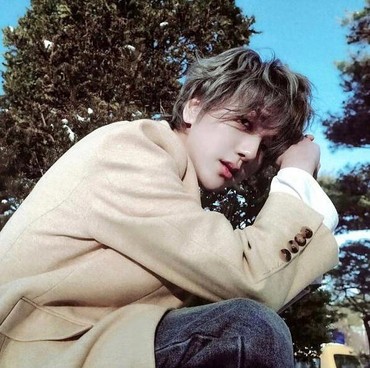 YESUNG SuJu Pukau Penonton 'Mystery Duet' lewat Suara Artistik nan Merdu