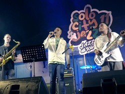 Alonzo Brata Duet Bareng Barry Likumahuwa di Solo City Jazz 2022