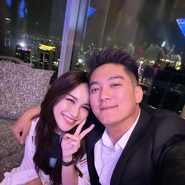 Momen Ayu Ting Ting Videocall Nenek Boy William Disorot, Ini Isi Obrolannya