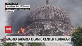 VIDEO: Detik-detik Masjid Islamic Center Jakut Terbakar Lalu Ambruk