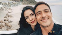 <p>Tampan dan cantik, pasangan yang satu ini memang sangat cocok menjalani kehidupan bersama, ya, Bunda. Kita doakan semoga Raisa dan Hamish bahagia selalu ya. (Foto: Instagram@hamishdw)</p>