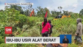VIDEO: Ibu-ibu Usir Alat Berat