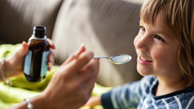 Daftar lengkap 294 obat sirop anak dan dewasa yang aman dikonsumsi.