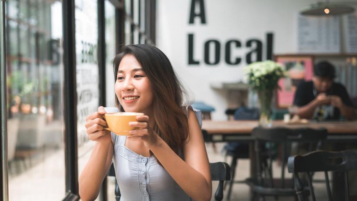 Pisces akan pergi ke cafe dengan iringan musik yang memenuhi ruangan untuk bersantai dan menikmati suasana yang ada/Foto: freepik.com/tirachardz