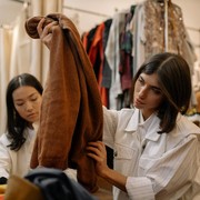 Ini 5 Cara Membersihkan Baju Bekas agar Terbebas dari Jamur dan Nggak Bau!