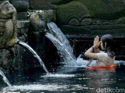 Tata Cara Pelaksanaan Banyu Pinaruh Sehari Setelah Saraswati