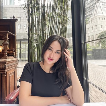 Sosok Memes Prameswari yang Dikira Dinikahi Sule