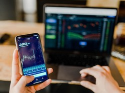 OJK Wajibkan Influencer Punya Izin buat Promosi Produk Pasar Modal
