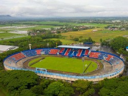 Pagar Stadion Kanjuruhan Dibongkar Tanpa Izin