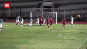 VIDEO: Gianni Infantino Main Bola Bareng Iwan Bule