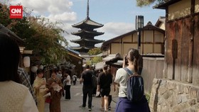 VIDEO: Jepang Langsung Diserbu Turis Asing Sejak Buka Perbatasan