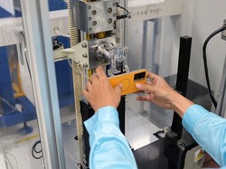 Produksi OPPO A77s di Pabrik Baru Tangerang Pakai Sistem Modern