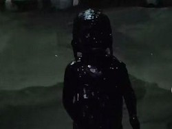 Viral Bocah Hitam bak Hantu Usai Tercebur Selokan, Kasihan Tapi Bikin Ngakak