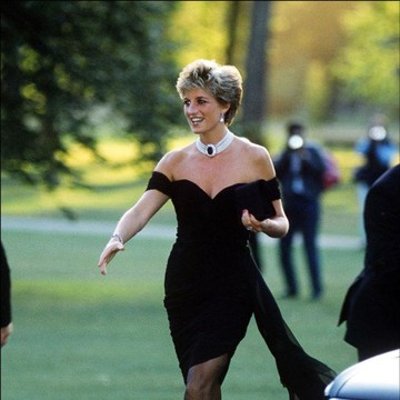 Mulai dari Gaun hingga Perhiasan, Berikut 5 Barang Milik Putri Diana yang Dilelang dengan Harga Fantastis
