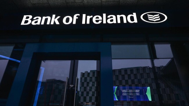 Bank of Ireland Group selaku bank terbesar ke-4 di Irlandia menawarkan upah atau cuti berbayar kepada karyawan wanita yang mengalami menopause.