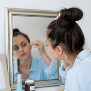 Menurut Ahli, 6 Daftar Kandungan dalam Skincare Ini Sebaiknya Dihindari oleh Kulit Kering!