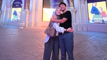 DIAN AYU DAN OMESH BARU KEMBALI DARI AS