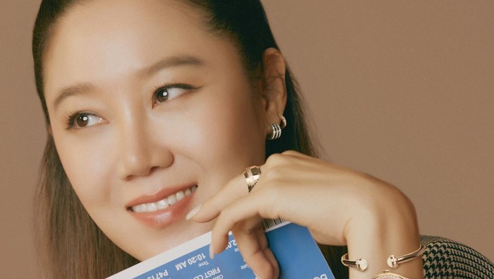 Detail Gaya Mahal Gong Hyo Jin di Pemotretan Piaget! Kenakan Jam Tangan Seharga Rp824 Jutaan!
