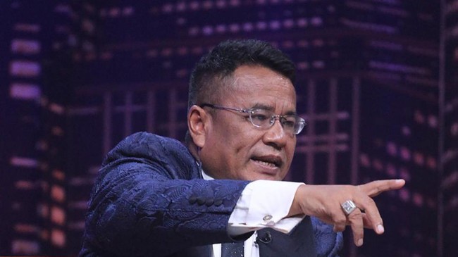 Hotman Paris membeberkan sejumlah kejanggalan usai Irjen Teddy Minahasa dikonfrontasi dengan AKBP Dody dan para tersangka lainnya dalam kasus peredaran narkoba.