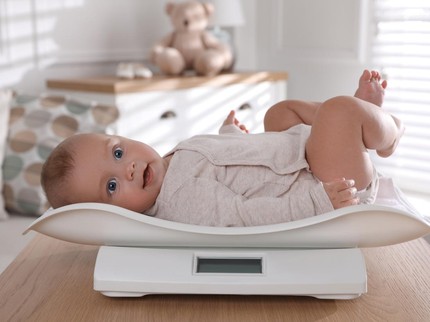 5 Cara Menaikkan Berat Badan Bayi di Atas 6 Bulan
