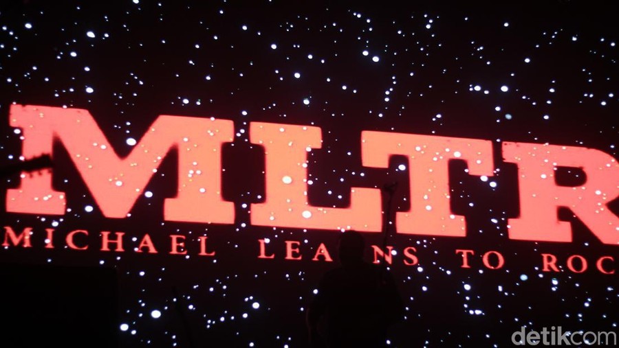 Konser MLTR di Surabaya Michael Learns to Rock (MLTR) konser di Surabaya dengan membawakan 20 lagu. Konser dibuka dengan lagu Complicated Heart dan ditutup lagu That's Why.