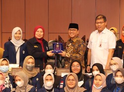 Ajak Mahasiswa Jadi Anggota DPR, Yandri Susanto: Orang Daerah Bisa Maju