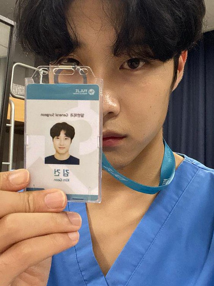 Namanya mulai naik daun saat beradu peran dengan Hani EXID dalam drama ‘XX’. Semenjak itu, Jong Won mulai aktif membintangi web drama dan sederet drama populer, salah satunya ‘Hospital Playlist 2’./ Foto: instagram.com/wonjong_